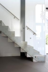 Prefab betonnen trap met glas